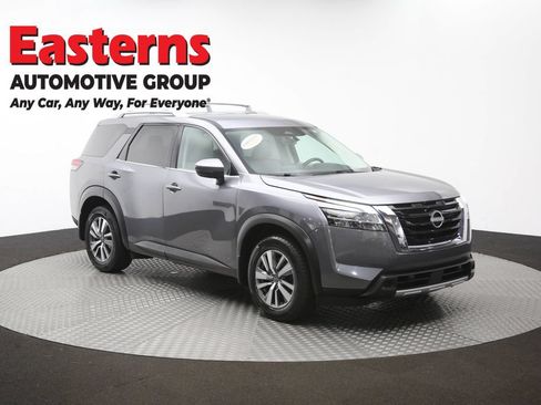 Used 2023 Nissan Pathfinder SL AWD/4WD image 49