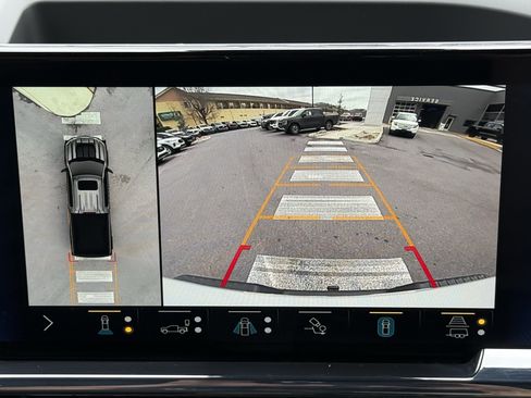 Used 2022 Chevrolet Silverado 1500 ZR2 w/ Technology Package image 29