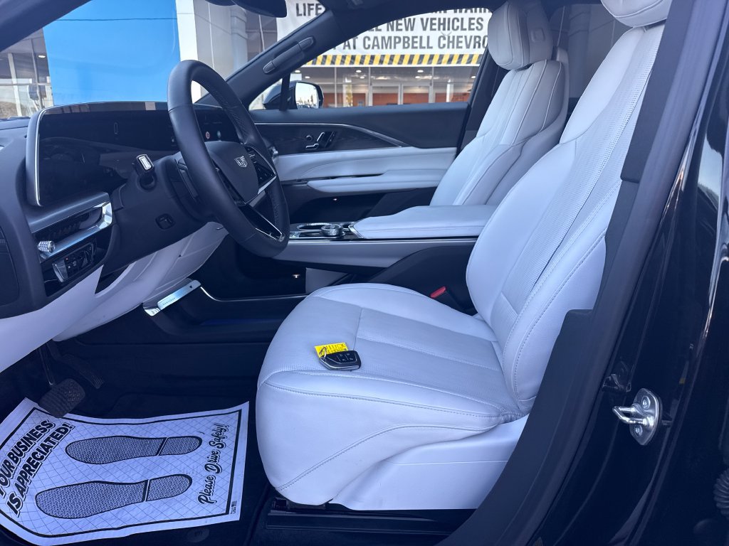 Used 2024 Cadillac Lyriq Luxury RWD image 9