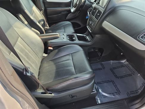 Used 2017 Dodge Grand Caravan GT FWD image 10