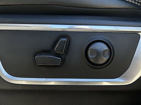 Used 2025 RAM 1500 Laramie image 29