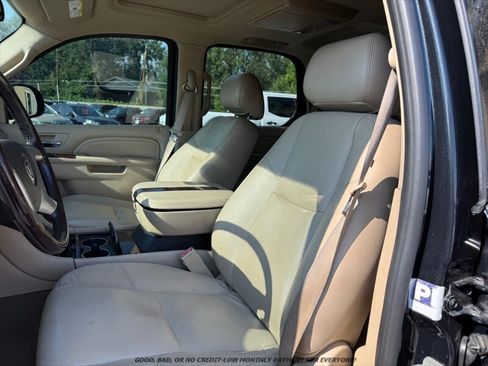 Used 2010 Cadillac Escalade Premium AWD/4WD image 11
