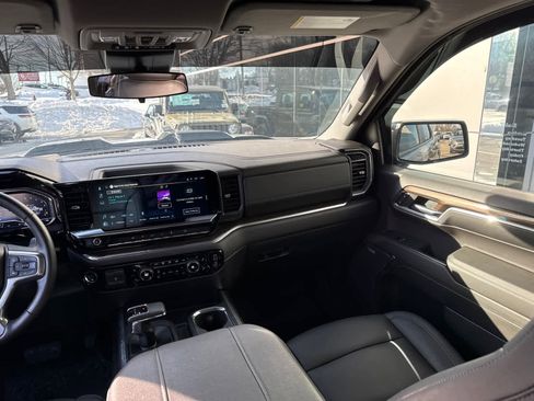 Used 2024 Chevrolet Silverado 1500 LT Trail Boss w/ Convenience Package II image 34