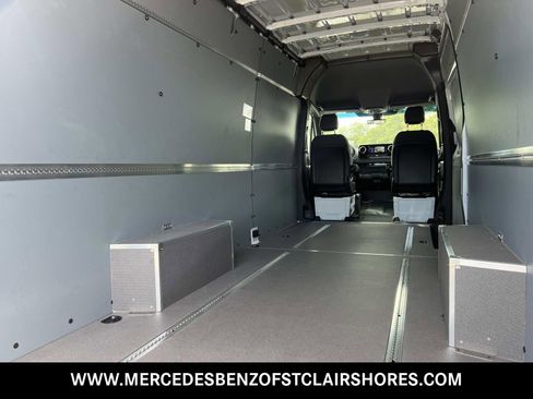 New 2025 Mercedes-Benz Sprinter 2500 image 17