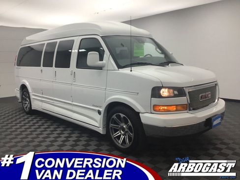 Used 2020 GMC Savana 2500 Extended w/ Enhanced Convenience Package image 1