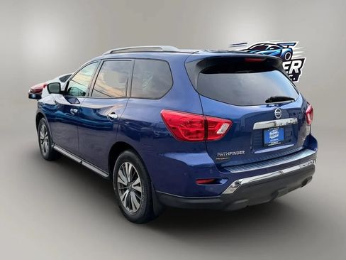 Used 2018 Nissan Pathfinder SL w/ Cargo Package FWD image 5