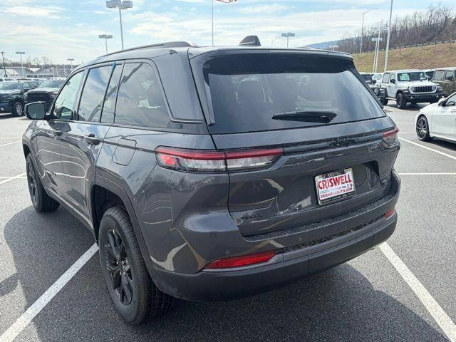New 2026 Jeep Grand Cherokee Altitude AWD/4WD image 5