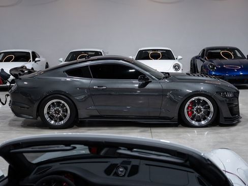Used 2020 Ford Mustang Shelby GT500 w/ Technology Package RWD image 7