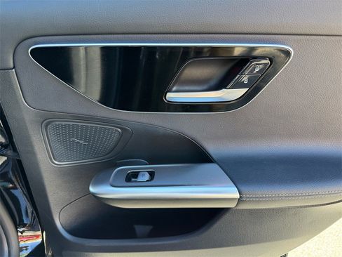 Used 2022 Mercedes-Benz C 300 C 300 image 21