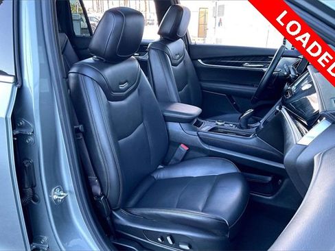Used 2025 Cadillac XT6 Premium Luxury image 6