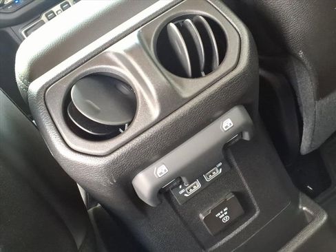 Used 2024 Jeep Wrangler Unlimited Rubicon 4xe image 33