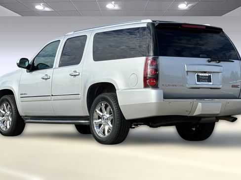 Used 2014 GMC Yukon XL Denali image 3