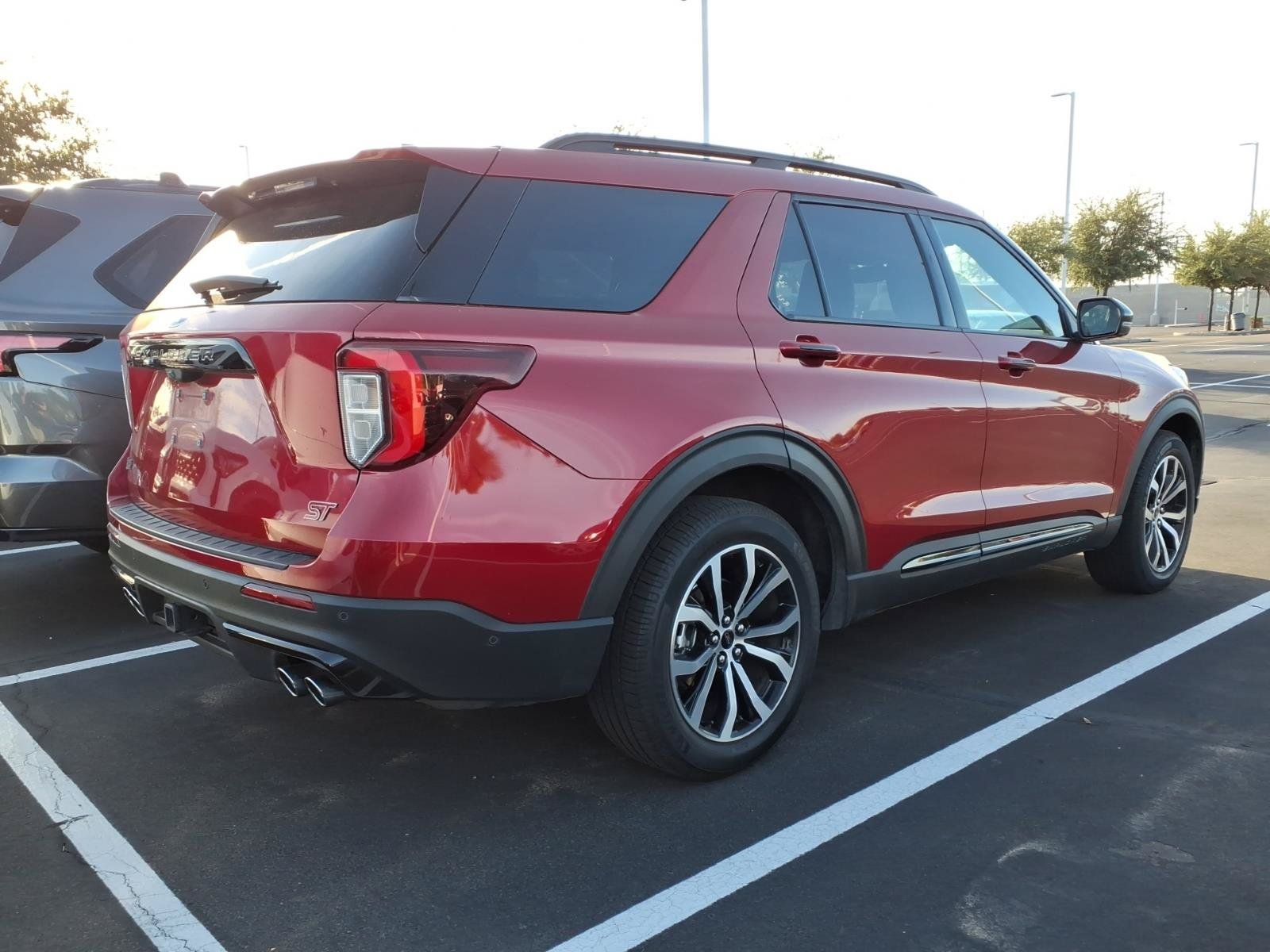 Used 2021 Ford Explorer ST w/ Equipment Group 401A AWD/4WD image 3