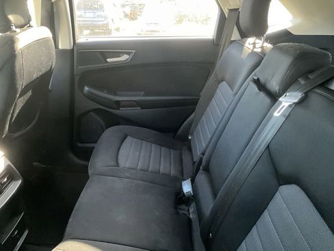 Used 2017 Ford Edge SE image 8