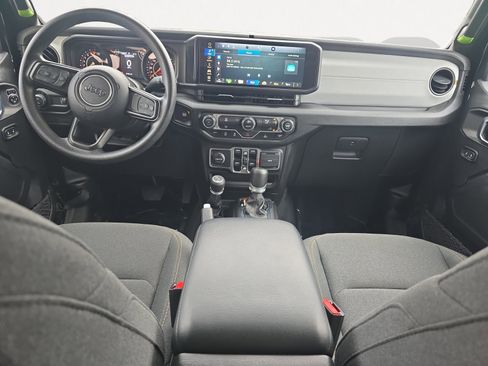Used 2025 Jeep Gladiator Sport AWD/4WD image 3