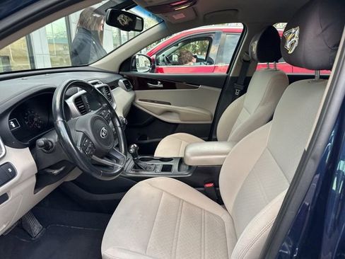 Used 2018 Kia Sorento LX image 14