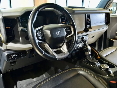 Used 2023 Ford Bronco Badlands image 16