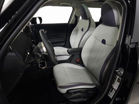 New 2025 MINI Cooper 4-Door Hardtop image 16