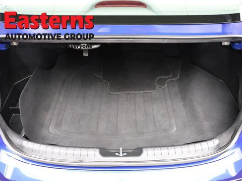Used 2023 Hyundai Elantra SE w/ Preferred Accessory Package FWD image 9
