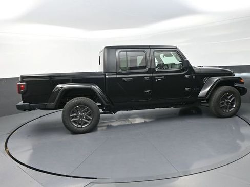 New 2026 Jeep Gladiator Sport AWD/4WD image 11
