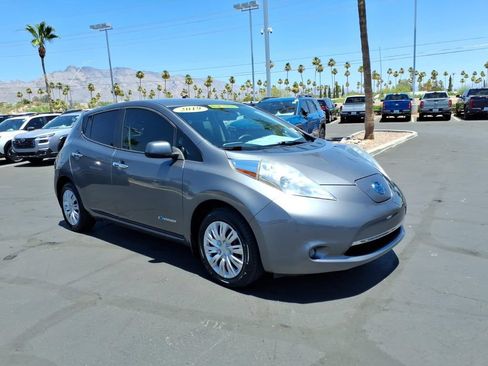 Used 2016 Nissan Leaf S FWD image 2