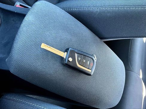 Used 2024 Toyota Corolla LE image 35