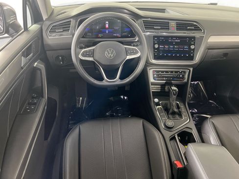 Used 2022 Volkswagen Tiguan SE AWD/4WD image 22