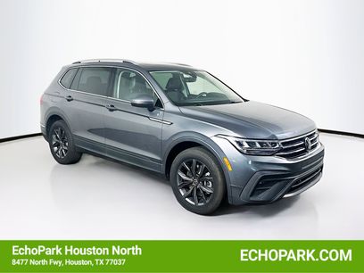 Used 2022 Volkswagen Tiguan SE w/ Panoramic Sunroof Package