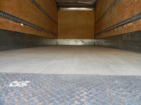 Used 2023 Ford F650 2WD Regular Cab Super Duty image 16