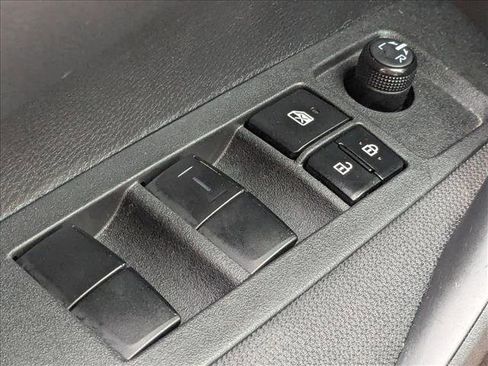 Used 2021 Toyota Corolla LE FWD image 14