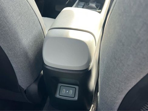 Certified 2024 Hyundai Elantra Limited FWD image 24