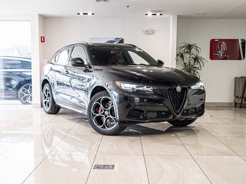 New 2025 Alfa Romeo Stelvio Sprint image 5