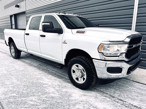 Used 2023 RAM 2500 Tradesman w/ Chrome Appearance Group image 2