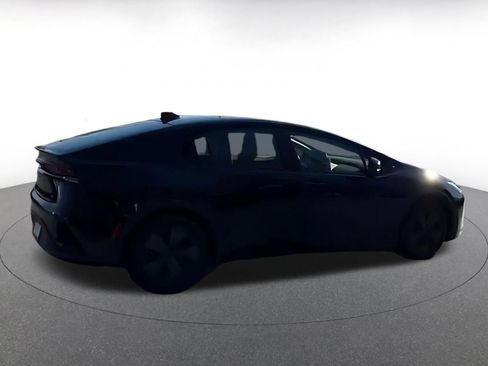Used 2025 Toyota Prius LE image 9