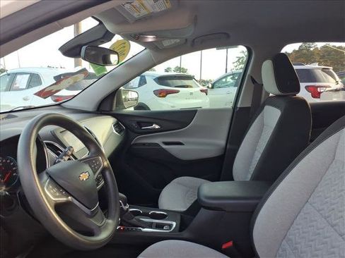 Used 2022 Chevrolet Equinox LS w/ LS Convenience Package image 16