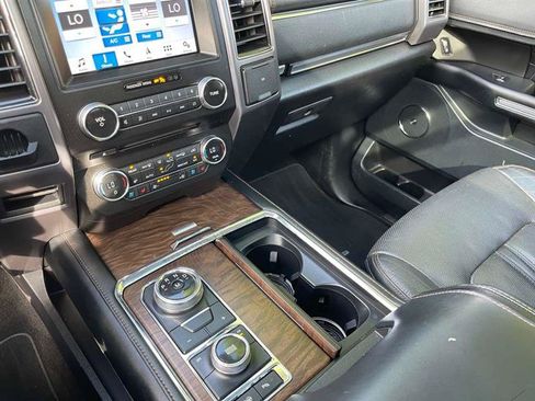 Used 2018 Ford Expedition Max Platinum AWD/4WD image 56