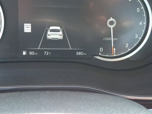 Used 2025 Genesis G70 2.5T image 20