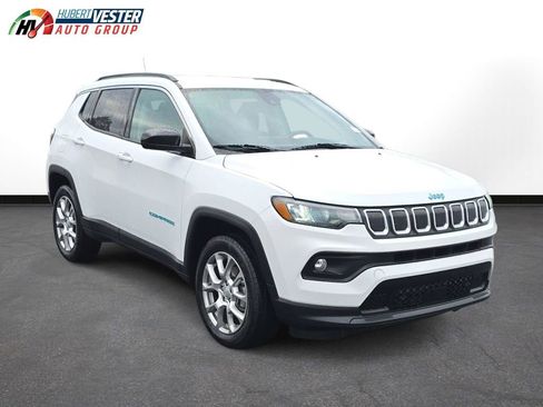 Used 2022 Jeep Compass Latitude image 4