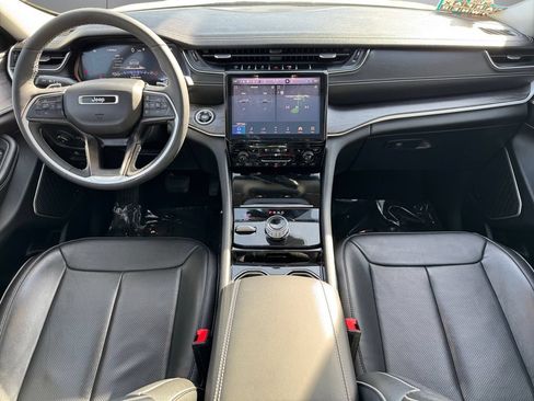 Used 2023 Jeep Grand Cherokee L Limited w/ Luxury Tech Group II AWD/4WD image 12