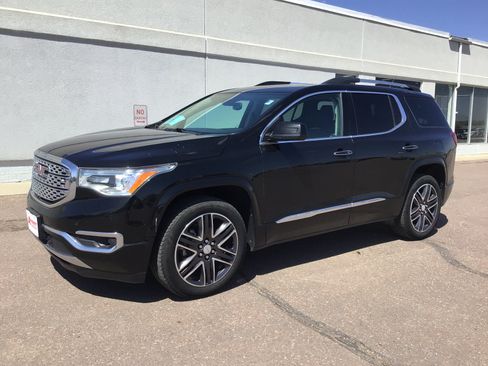 Used 2017 GMC Acadia Denali w/ Technology Package AWD/4WD image 2