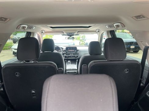 Certified 2024 Nissan Pathfinder SV w/ SV Premium Package AWD/4WD image 14