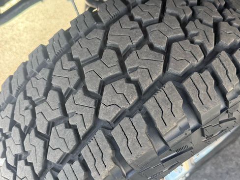 Used 2018 RAM 3500 SLT w/ Cold Weather Group image 10