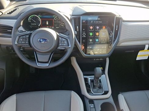 Used 2025 Subaru Forester Limited w/ Popular Package image 11