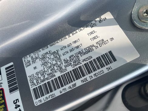 Used 2024 Toyota Tacoma TRD Off-Road AWD/4WD image 23