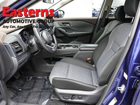 Used 2023 Nissan Rogue SV AWD/4WD image 13