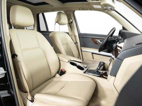 Used 2010 Mercedes-Benz GLK 350 2WD image 28