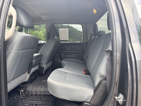 Used 2018 RAM 2500 Tradesman w/ Chrome Appearance Group AWD/4WD image 24