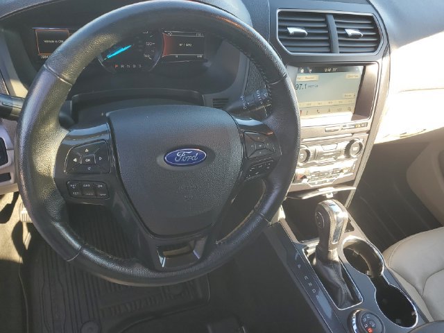 Used 2018 Ford Explorer XLT w/ Equipment Group 202A AWD/4WD image 13