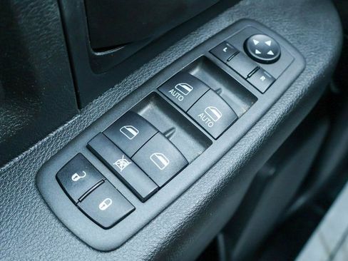 Used 2022 RAM 1500 Tradesman w/ Chrome Appearance Group image 16