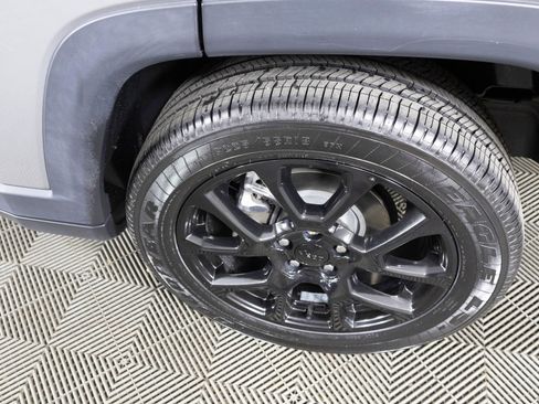 Used 2023 Jeep Compass Altitude image 46